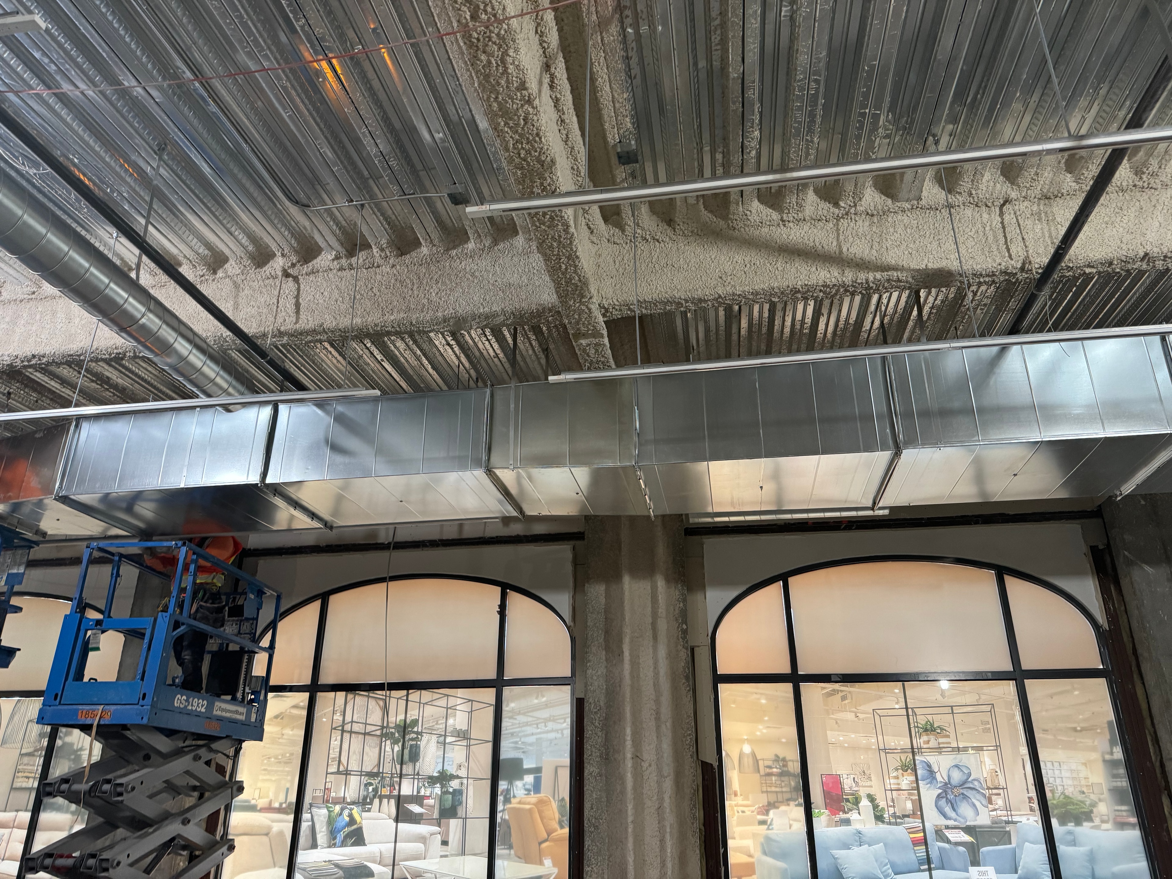 Trunk main with round branch and arched windows
