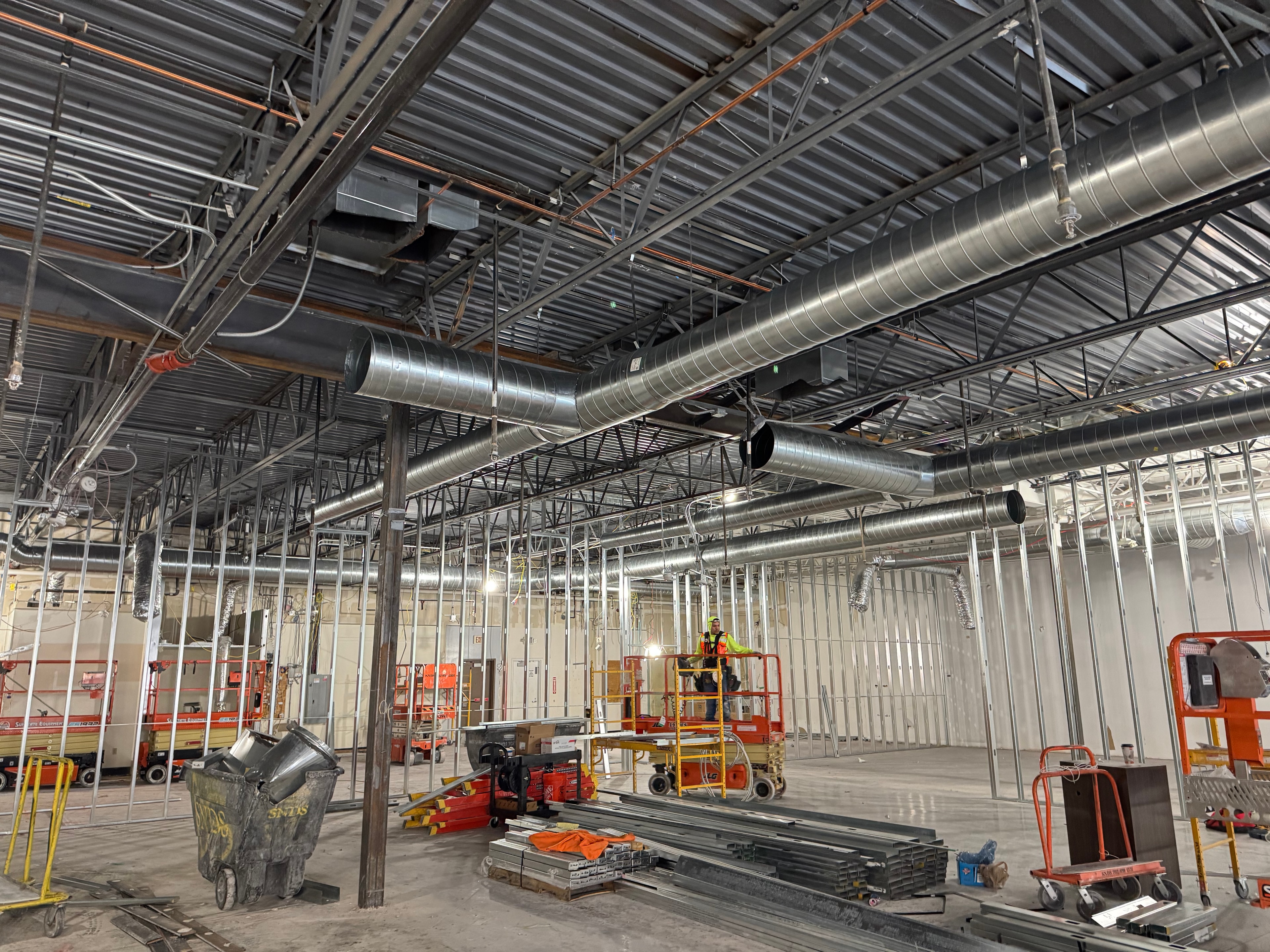 Full duct system — wide retail floor view