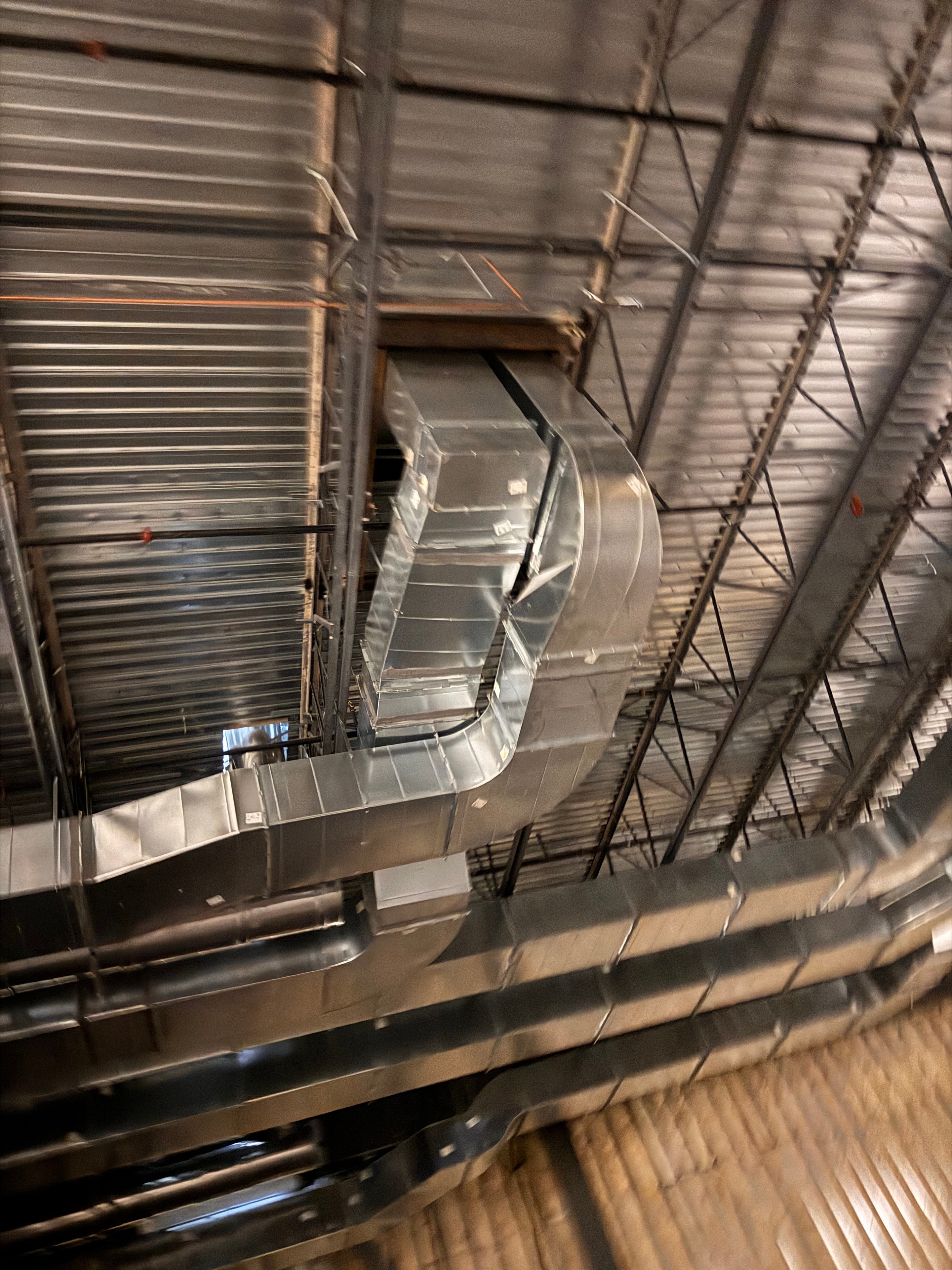VAV box and duct connection