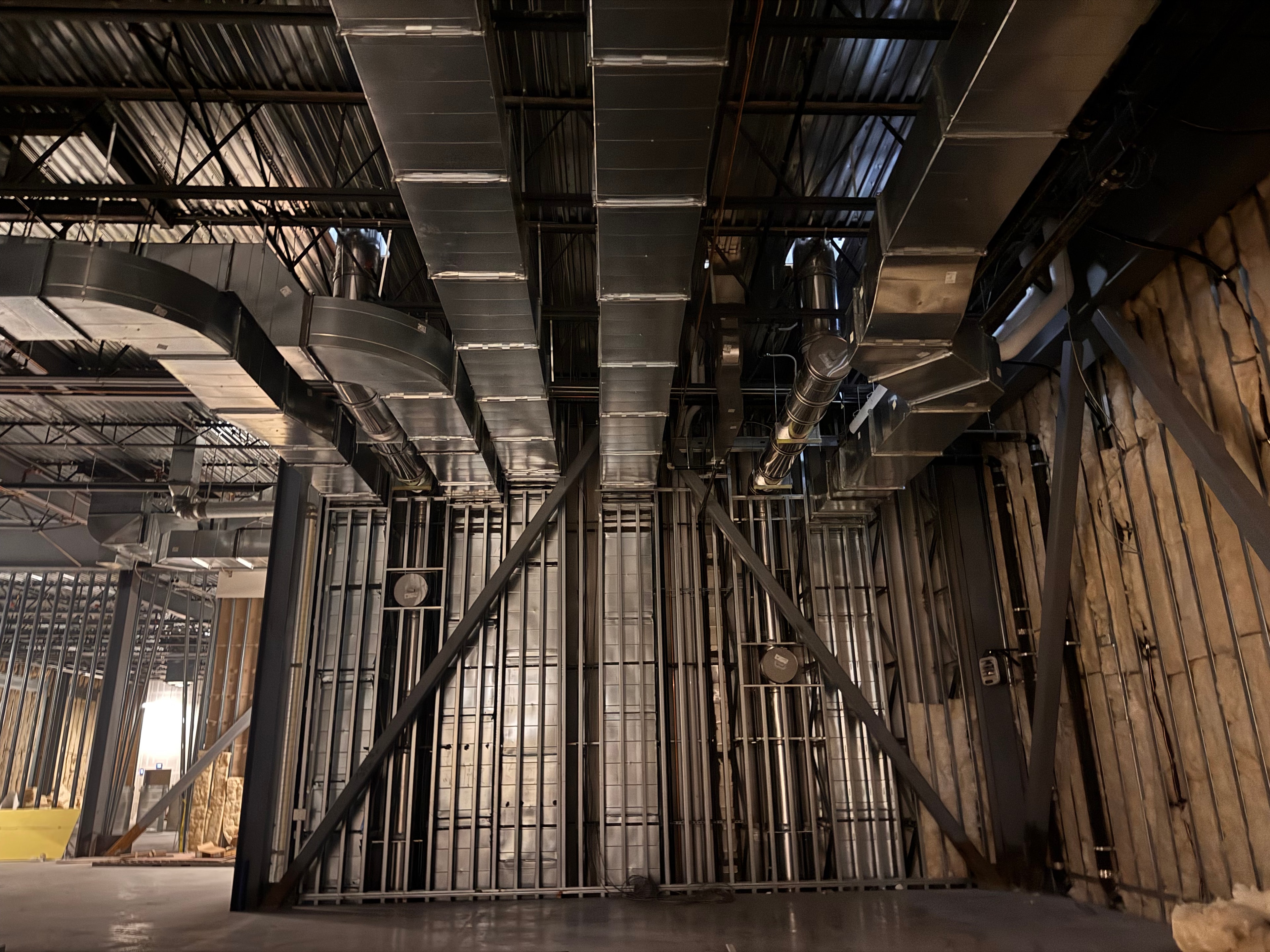 Duct insulation wrap detail