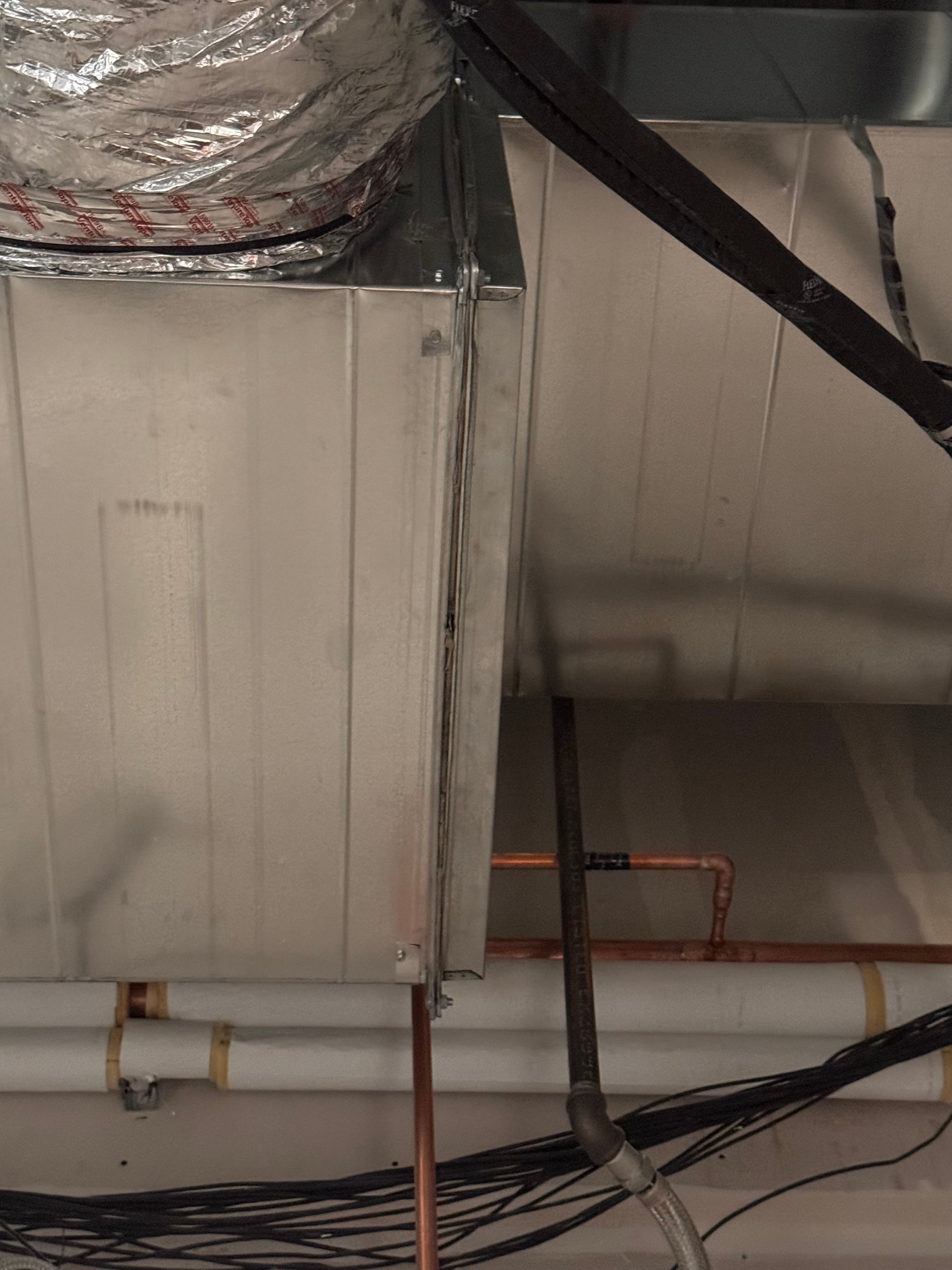 Copper refrigerant piping detail